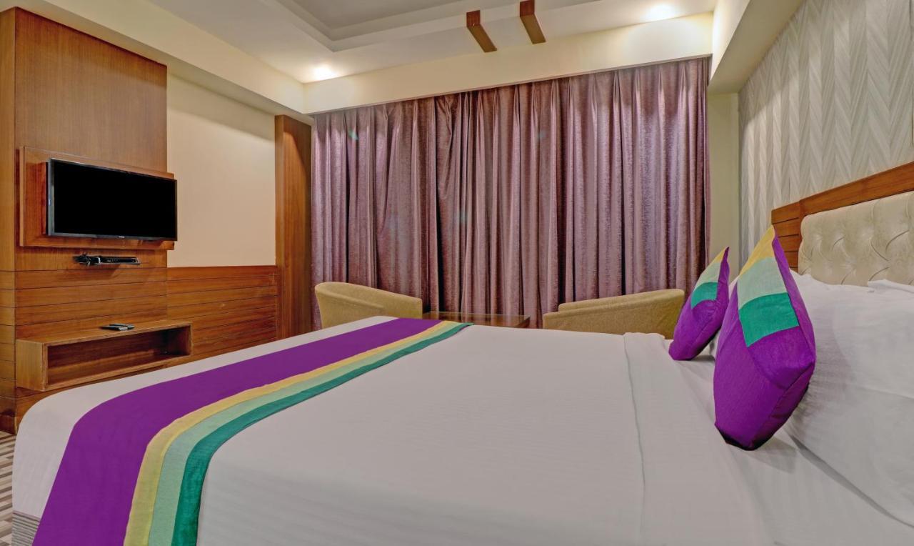 Treebo Premium Pearl Avenue, Ring Road Hotel Dehradún Kültér fotó