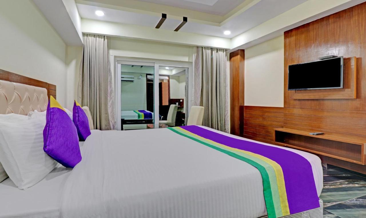Treebo Premium Pearl Avenue, Ring Road Hotel Dehradún Kültér fotó